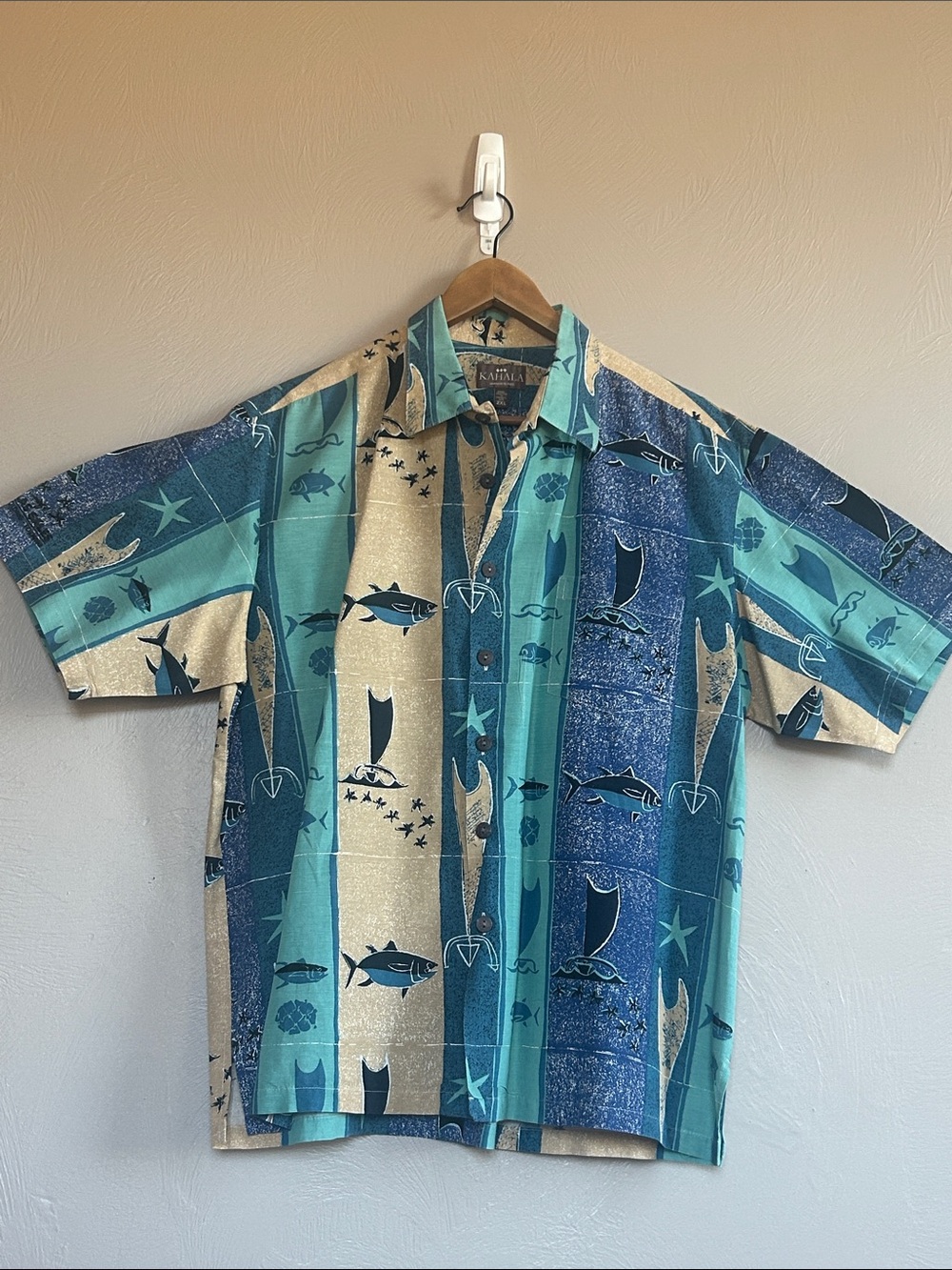 Vintage Kahala Men's Teal & Blue Hawaiian Shirt. Made in USA Coconut Buttons 2XL